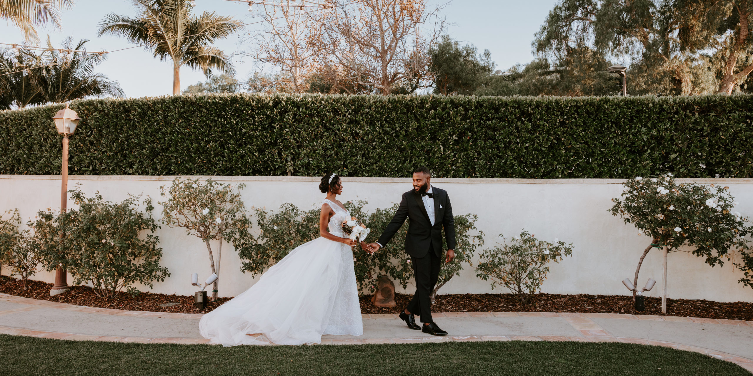Before choosing your wedding venue check out these tips, by Not Jess A Planner, Los Angeles, CA.